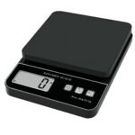 ميزان مطبخ رقمي (Digital Kitchen Scale) باللون الأسود، وهو أداة دقيقة مخصصة لوزن الأطعمة والمكونات بحد أقصى 5 كجم
