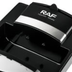ماكينة صنع القهوة RAF R.115 سوداء مدمجة مع كوبين سيراميك أبيض وفلتر قابل للإزالة بذكاء وبامتياز.