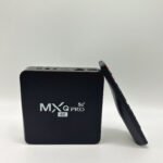 تسوق مشغل وسائط MXQ Pro 4K 5G بذكاء لتحويل تلفازك إلى سمارت بامتياز. يدعم 4K، نظام أندرويد 11.1، وواي فاي 5G. اطلبه الآن من شوب مي الكويت لترفيه بذكاء شديد.